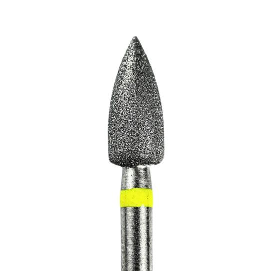 Embout de manucure pointu avec bague jaune - abrasif très doux pour les peaux sensibles et le soin des cuticules, vue rapprochée.